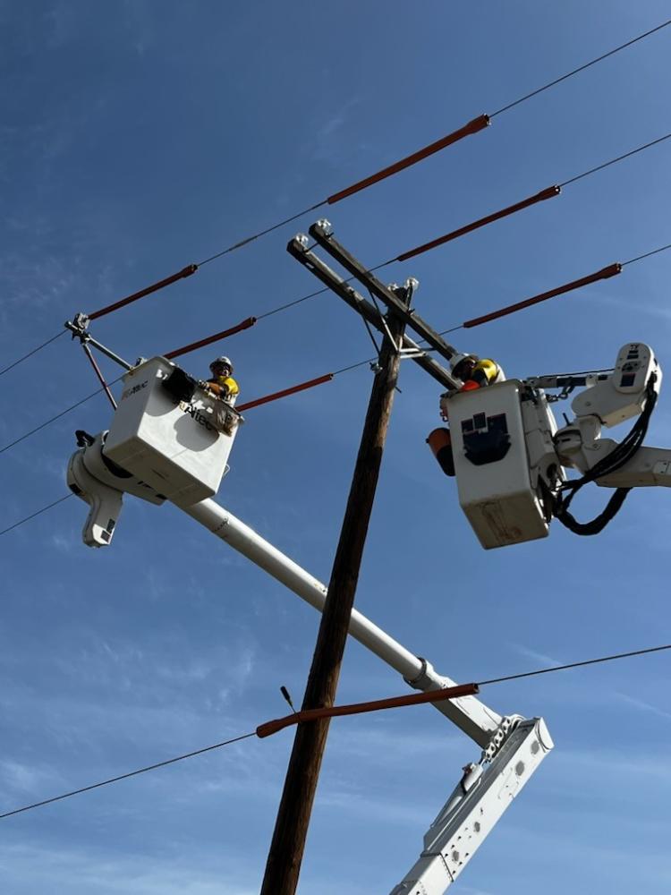 Lineman Photo